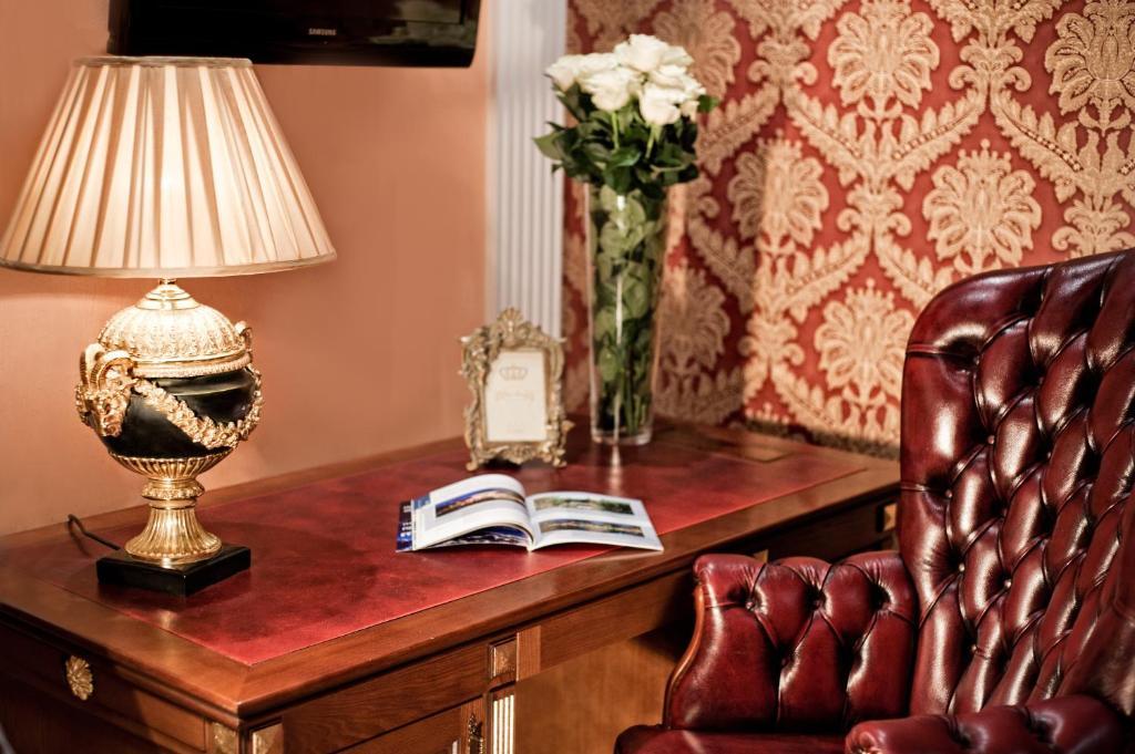 De Paris Hotel Kijev Kültér fotó