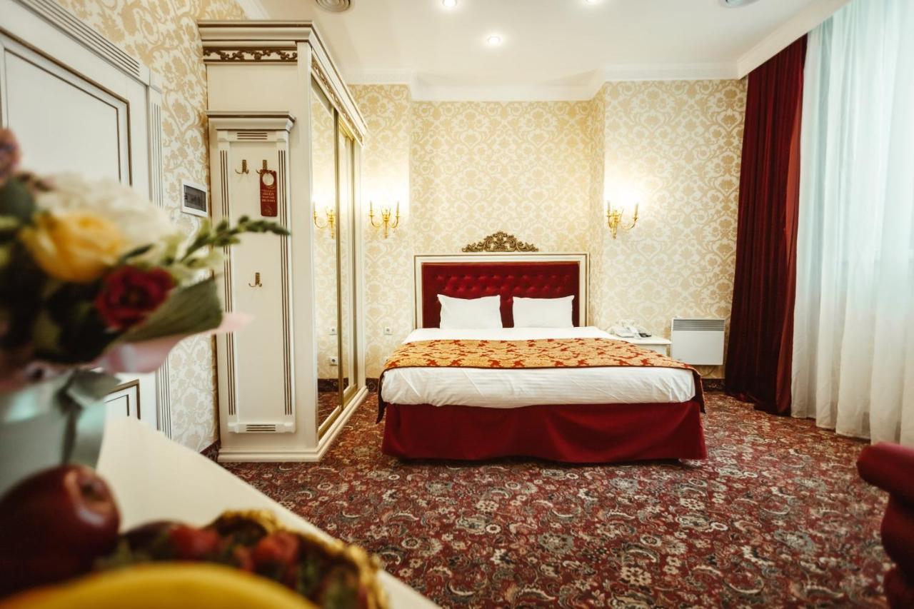 De Paris Hotel Kijev Kültér fotó