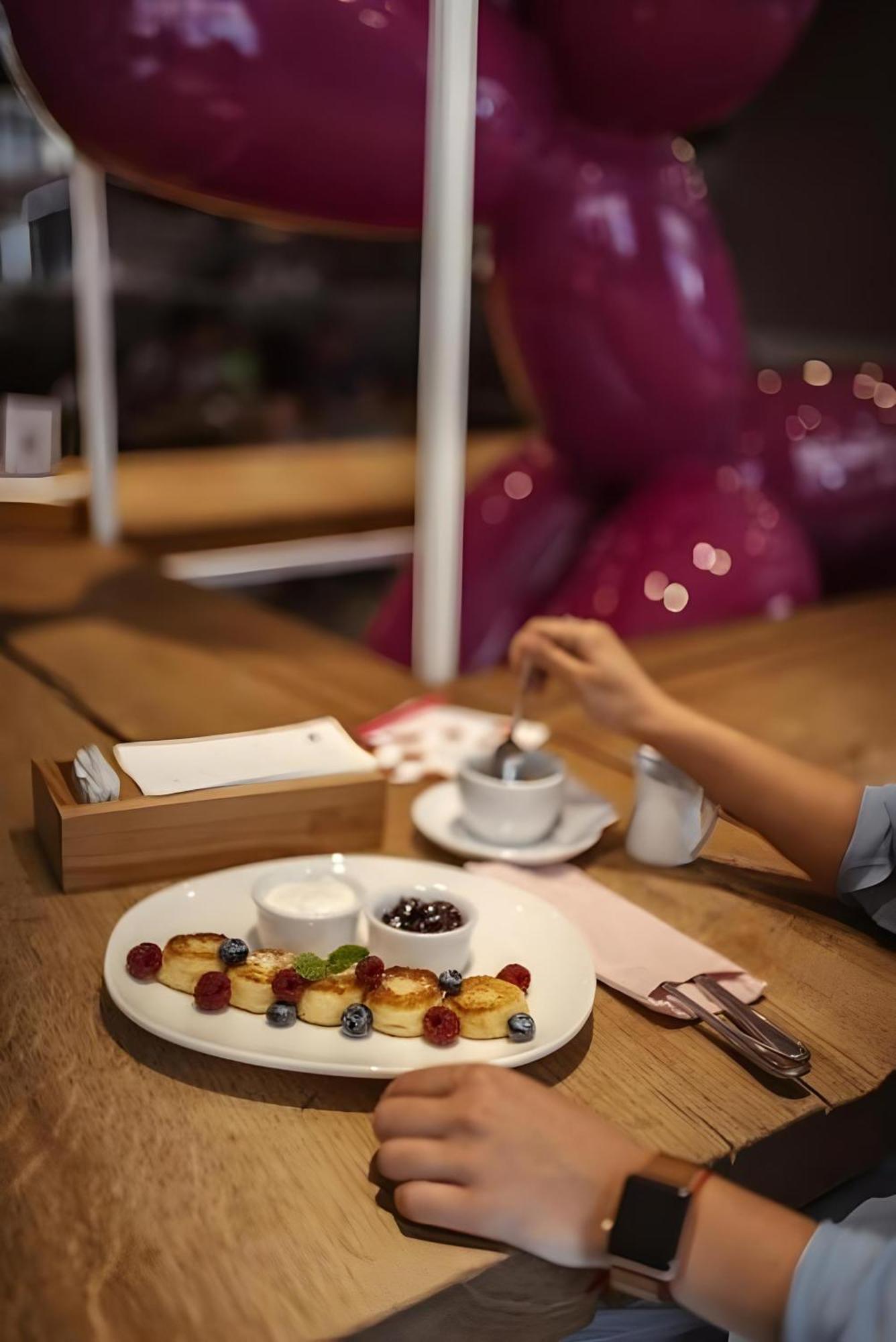 De Paris Hotel Kijev Kültér fotó