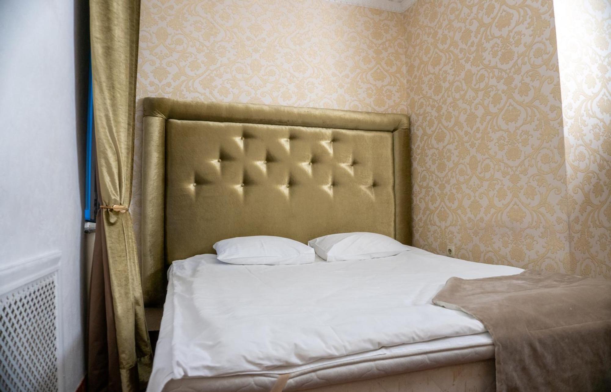 De Paris Hotel Kijev Kültér fotó