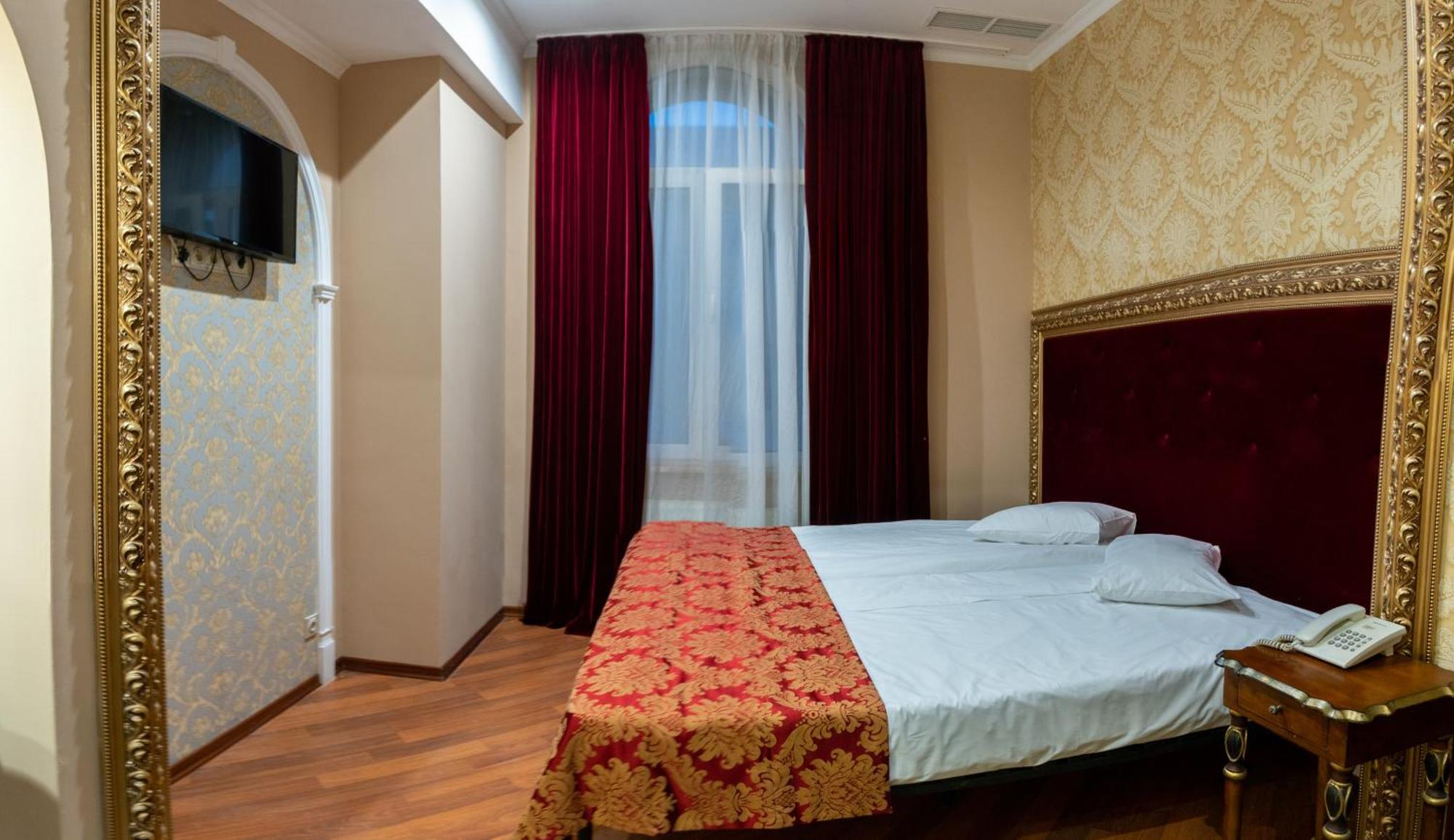 De Paris Hotel Kijev Kültér fotó