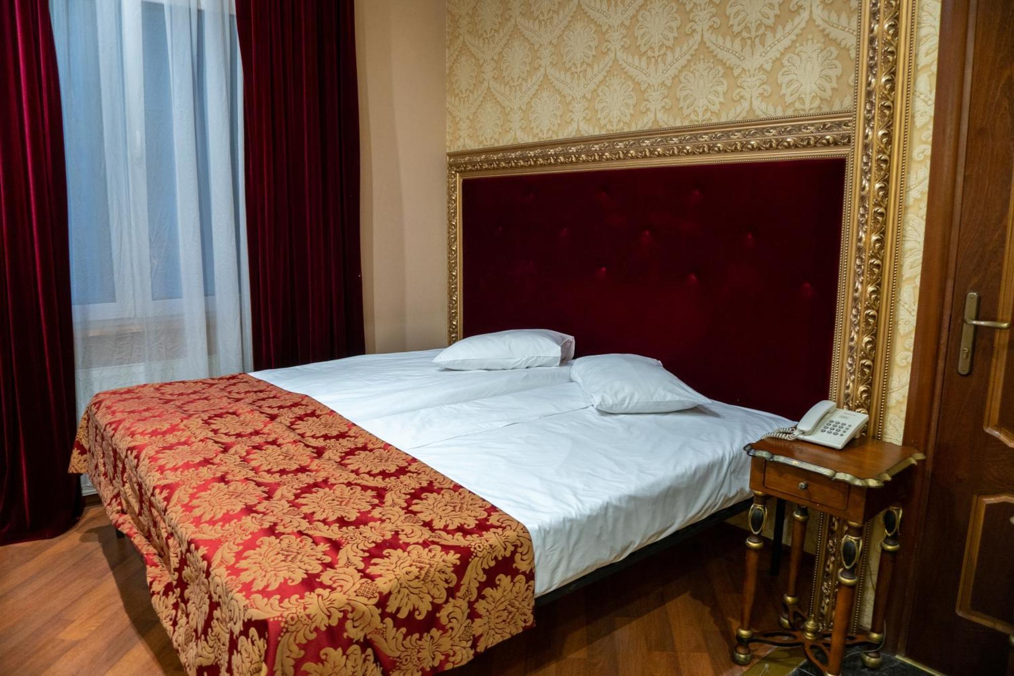 De Paris Hotel Kijev Kültér fotó