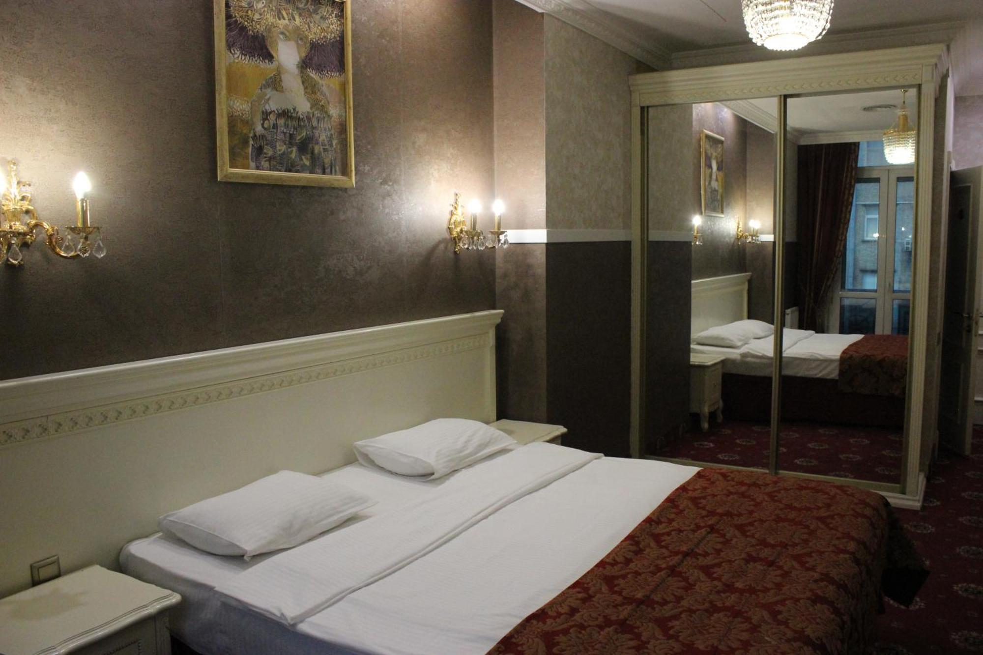 De Paris Hotel Kijev Kültér fotó