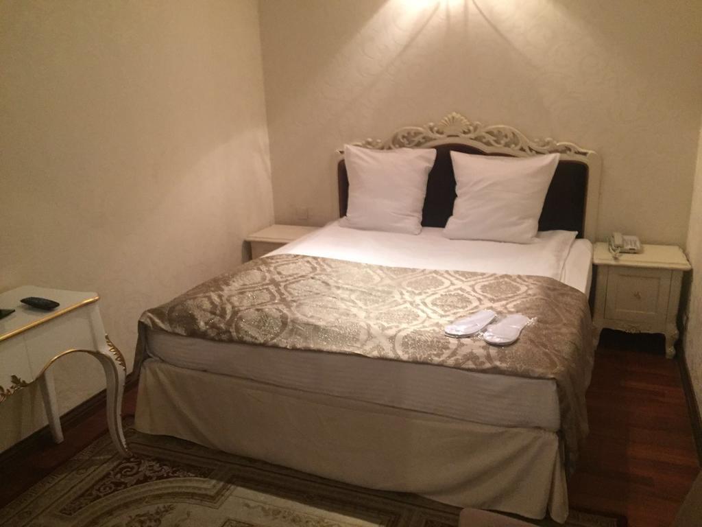 De Paris Hotel Kijev Kültér fotó